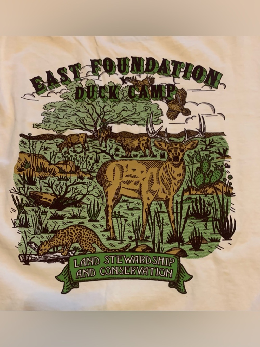 Duck Camp Ivory Deer Hunting Short Sleeve Large T-Shirt.             3316